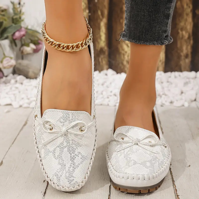 Chic Plus-Size Women's Loafers with Bowknot & Snakeskin Print - Comfortable, Lightweight Slip-On Flats for All Seasons, Retro Style