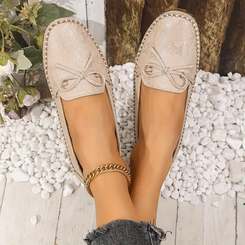 Chic Plus-Size Women's Loafers with Bowknot & Snakeskin Print - Comfortable, Lightweight Slip-On Flats for All Seasons, Retro Style