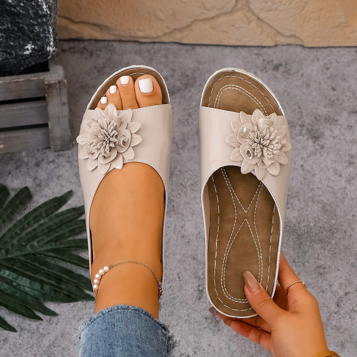 Comfortable Floral Wedge Slide Slippers