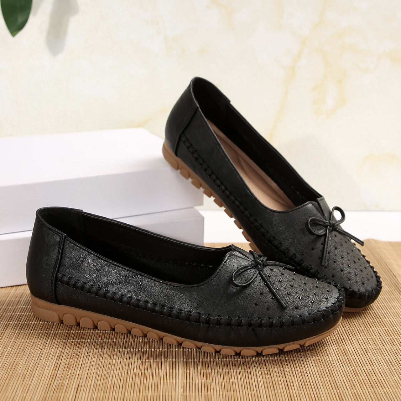Women's Orthopedic Leather Flats – Lightweight, Breathable & Non-Slip
