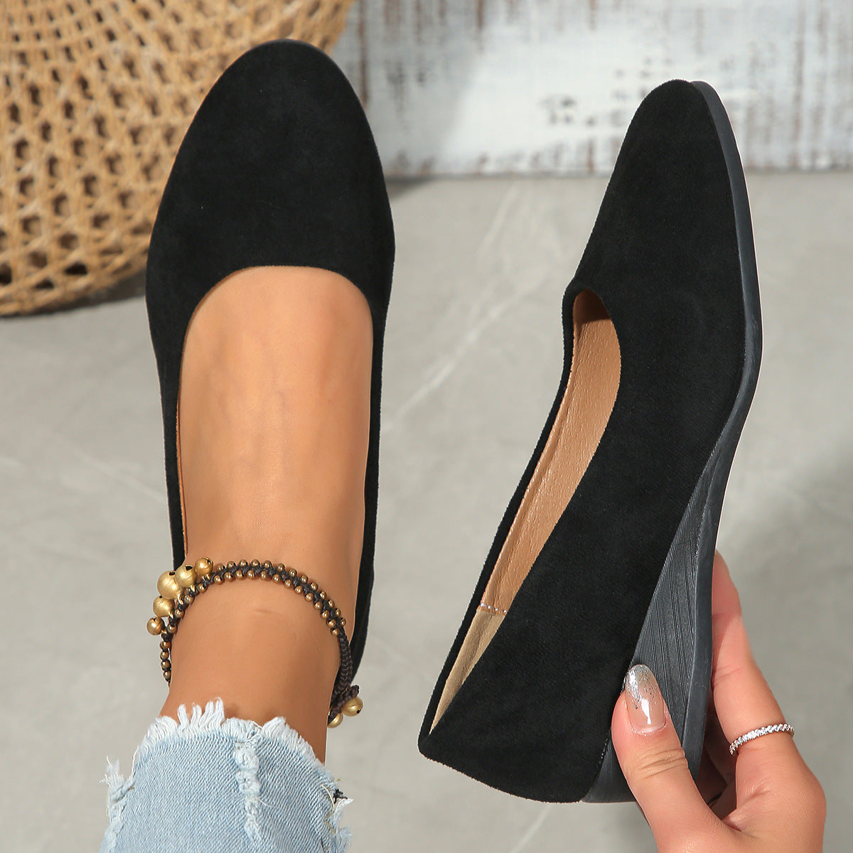 Comfortable, lightweight, anti-slip, breathable orthopedic flat shoes for women