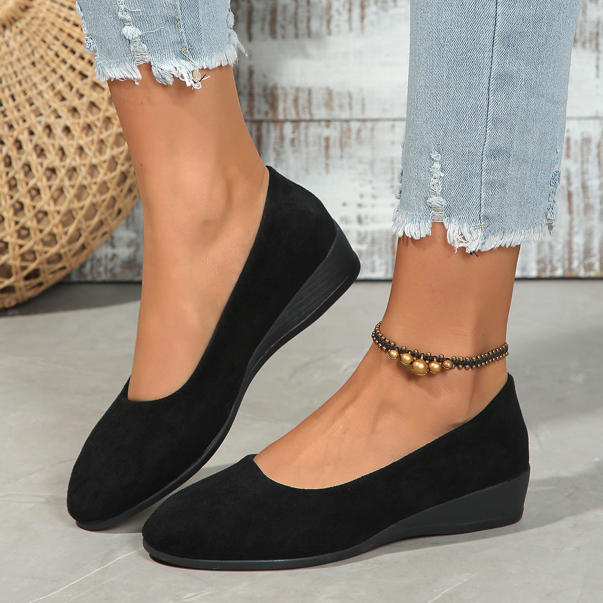 Comfortable, lightweight, anti-slip, breathable orthopedic flat shoes for women