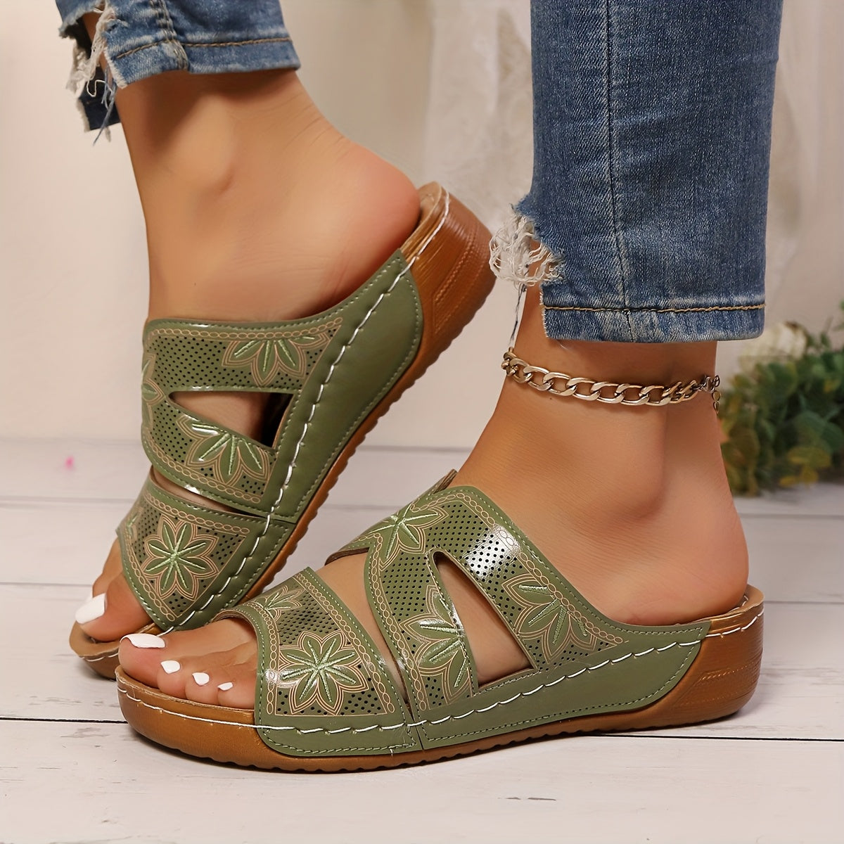 🔥Last Day Deal 50% OFF🔥Orthopedic Leaf Embroidered Sandals – 2025 Wedge Style