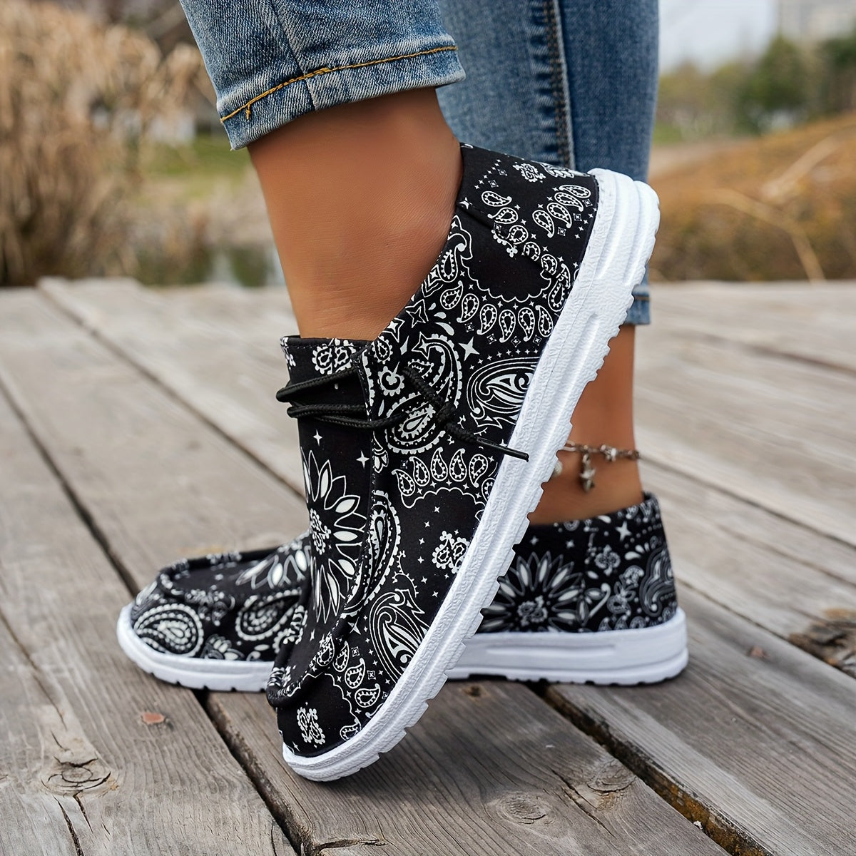 Women's Wide Toe Comfort Slip-on Shoes, Lightweight Orthopedic Walking Sneakers