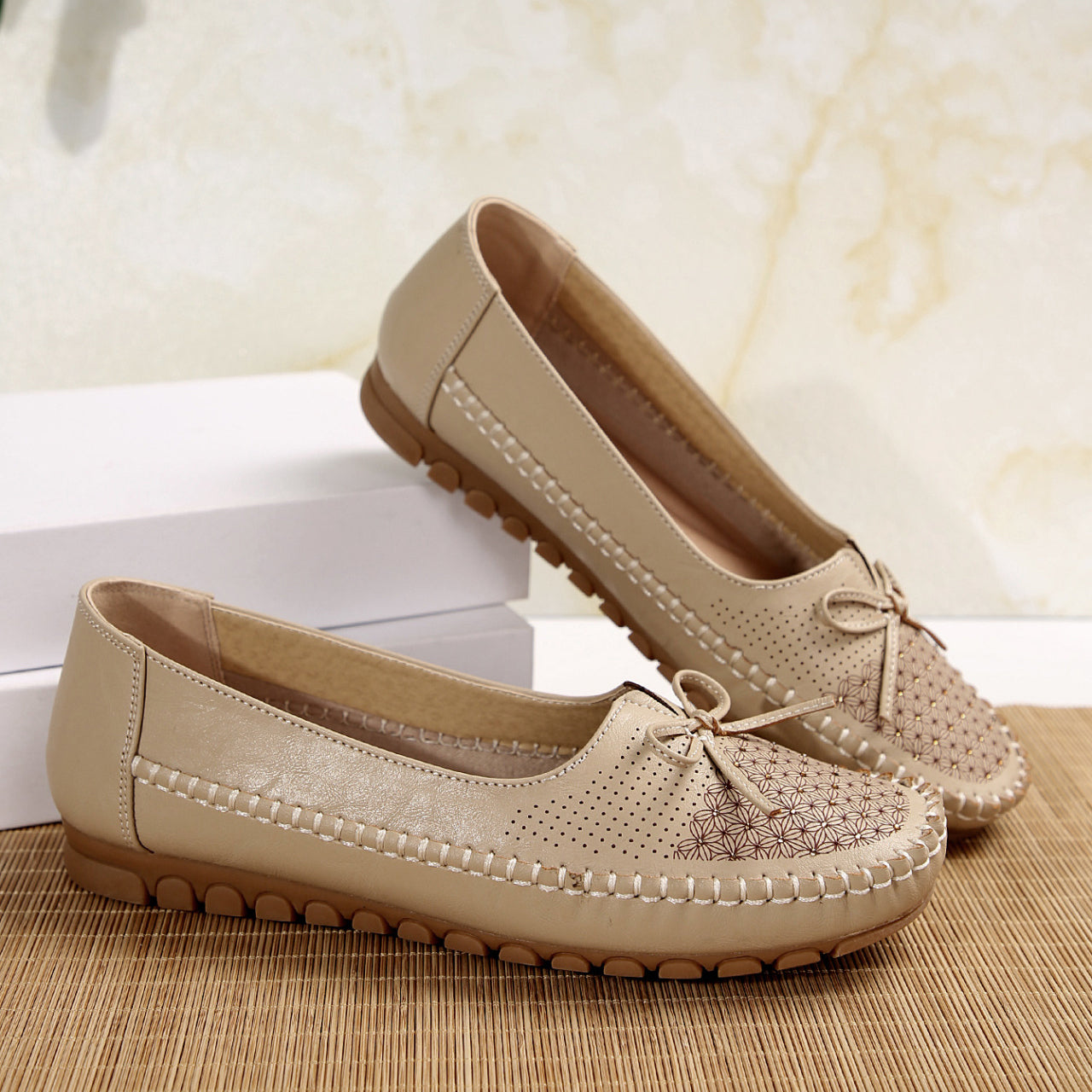 Women's Orthopedic Leather Flats – Lightweight, Breathable & Non-Slip