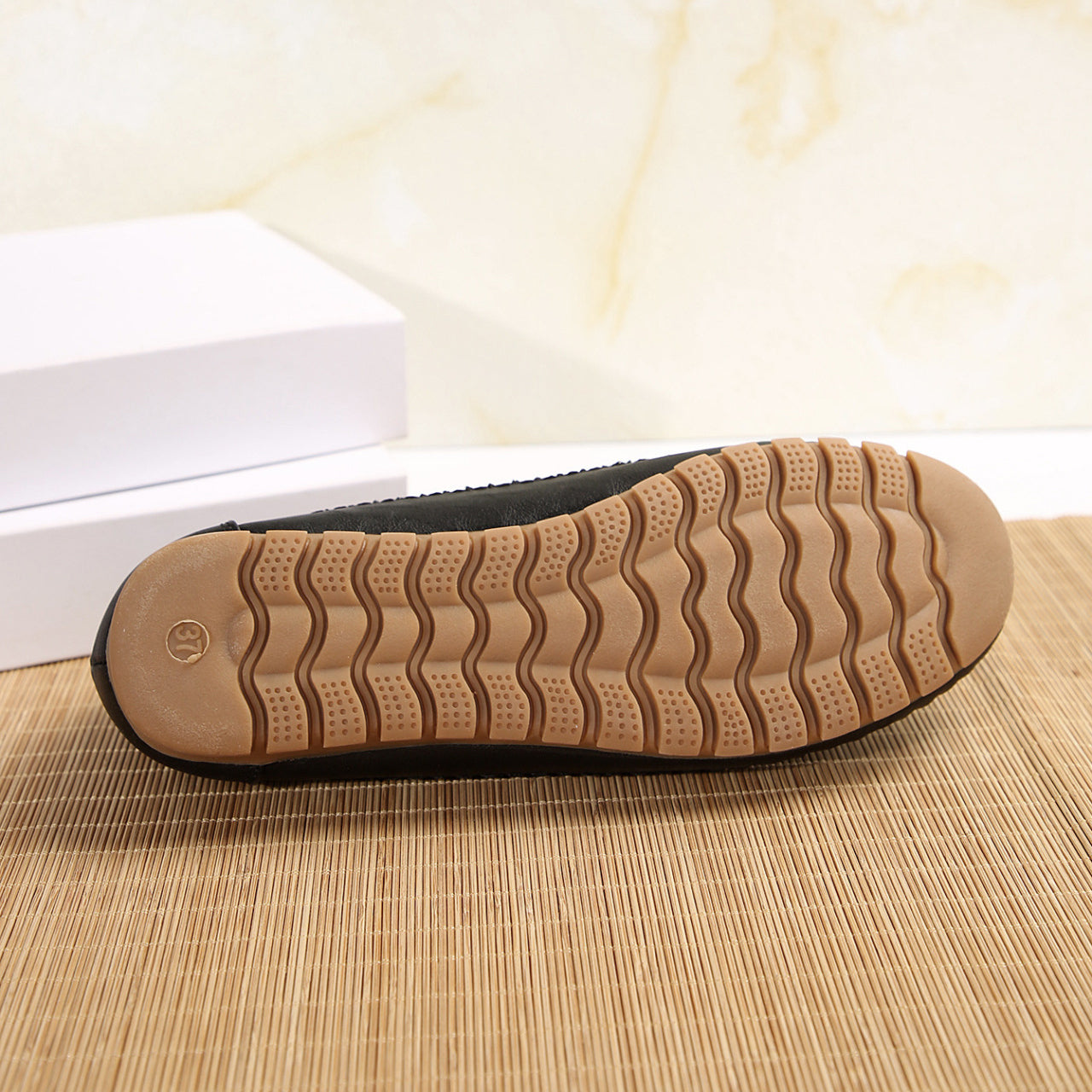 Women's Orthopedic Leather Flats – Lightweight, Breathable & Non-Slip