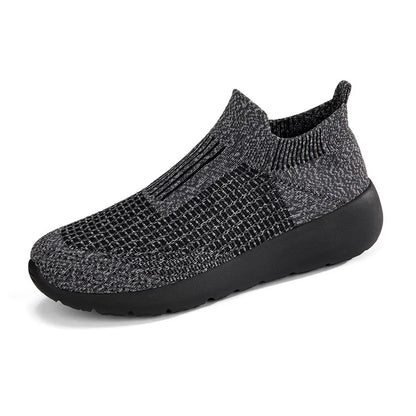Donne intrecciate intrecciate intrecciate e trasparenti scarpe
